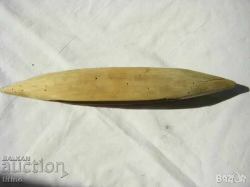 Licitație Vechi război de țesut din lemn în stare excelentă