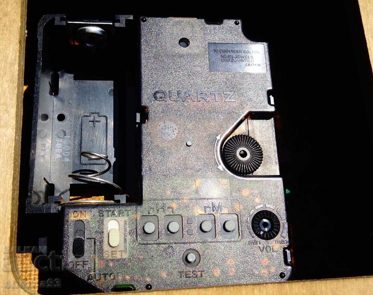 Auction  German wall clock with pendulum, gongs