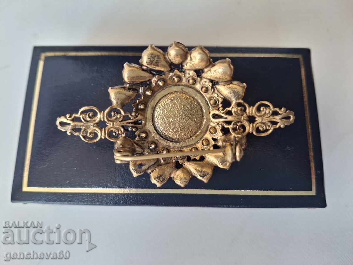 Auction  Vintage Brooch Bohemian Crystal, Garnet, Gold Plated