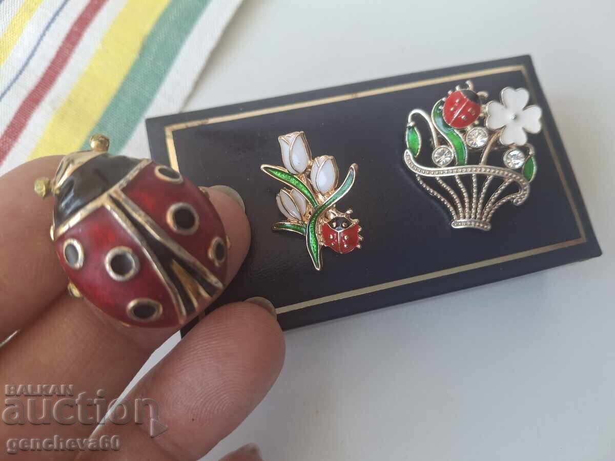 LOT Broșe ,,Buburuză" cu email cu preț 21.00 BGN | € 10.74