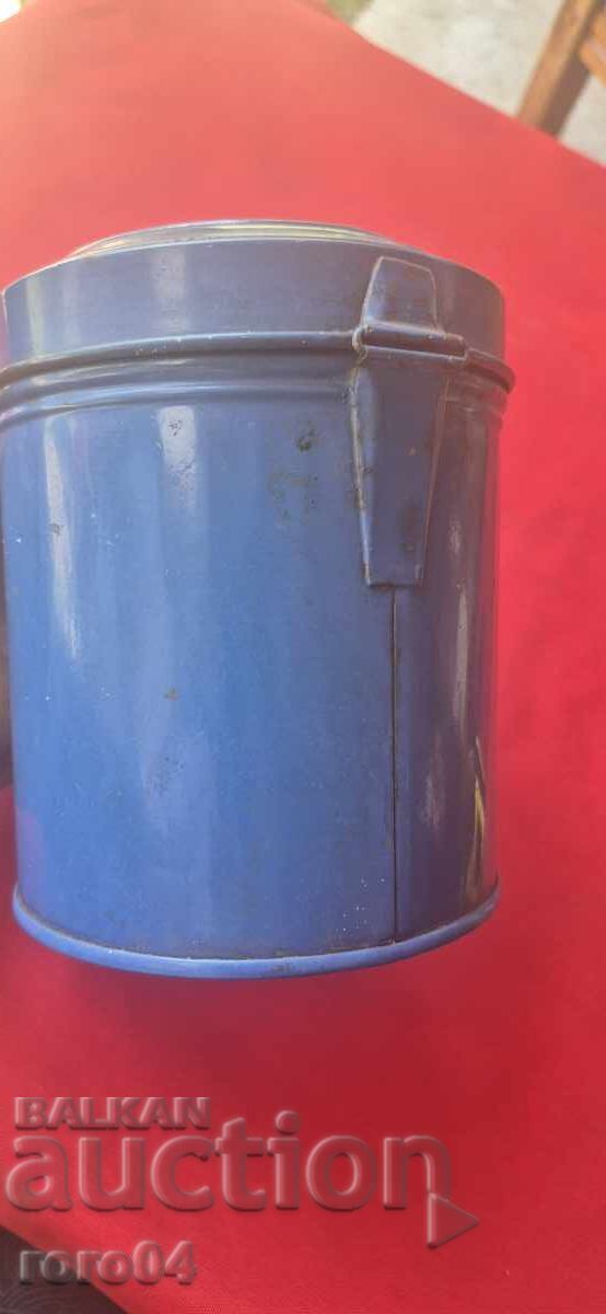 CUTIE DE CONSERVE - REGATUL SERBIEI cu preț 27.00 BGN | € 13.80