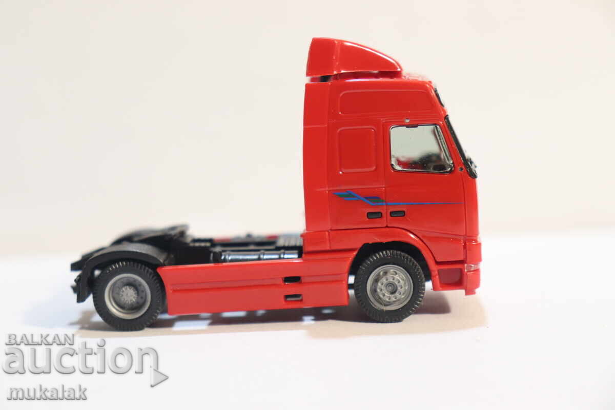 Livrarea ALBEDO H0 1/87 VOLVO FH 12 CAP TRACTOR MODEL