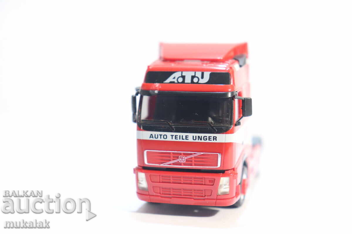 HERPA H0 1/87 VOLVO CAMION TRACTOR MODEL - 7