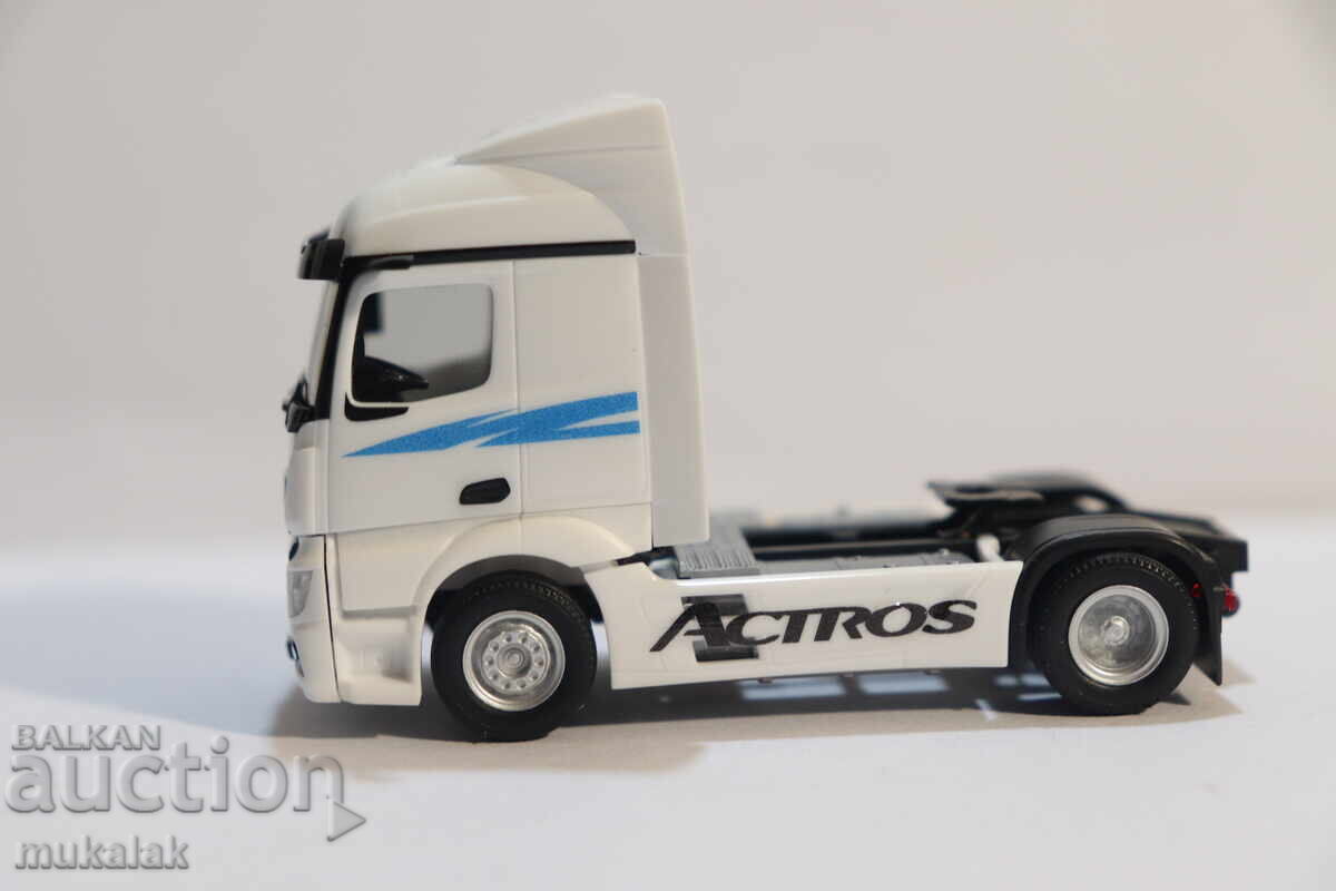 HERPA H0 1/87 MERCEDES ACTROS CAMION REMORCHER MODEL