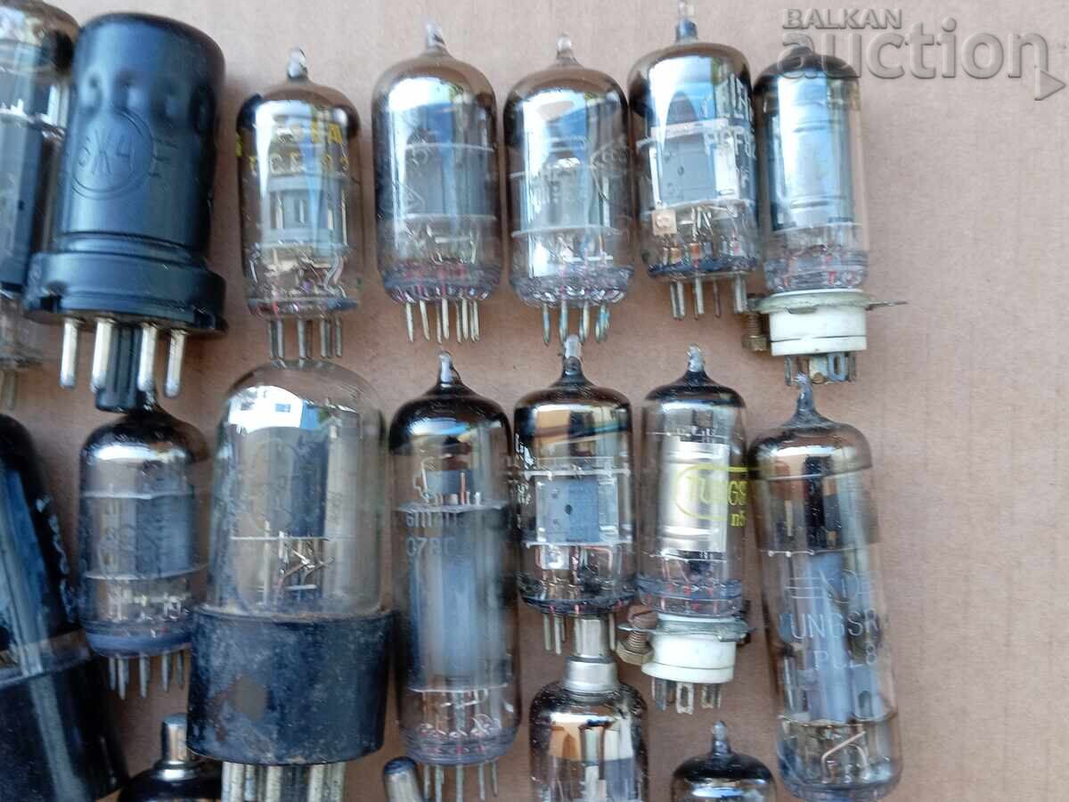 Δημοπρασία Ρετρό ραδιόφωνο με λυχνίες, παρτίδα για σκραπ