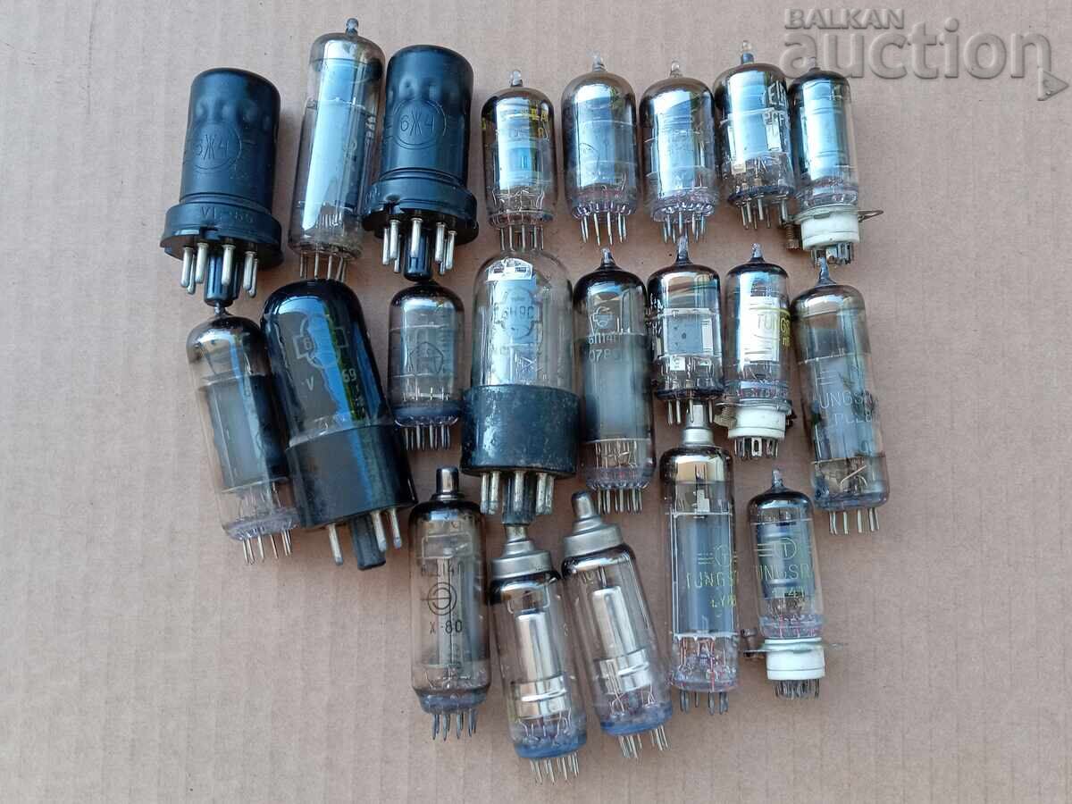 Ρετρό ραδιόφωνο με λυχνίες, παρτίδα για σκραπ