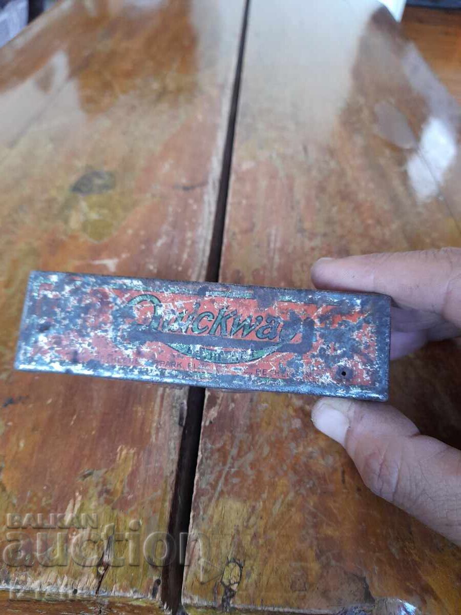 Dulap vechi Quickway cu preț 75.00 BGN | € 38.35