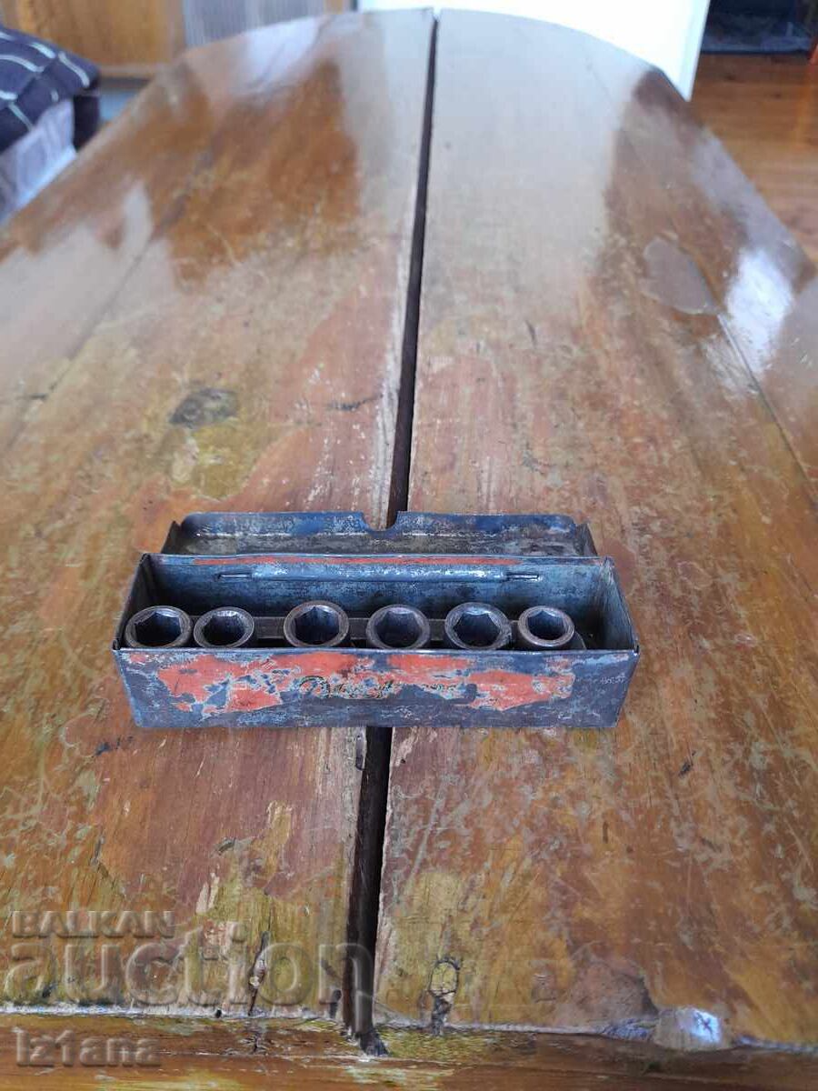 Licitație Dulap vechi Quickway