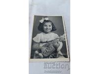 Φωτογραφία Ρούσε Κορίτσι με κούκλα 1949