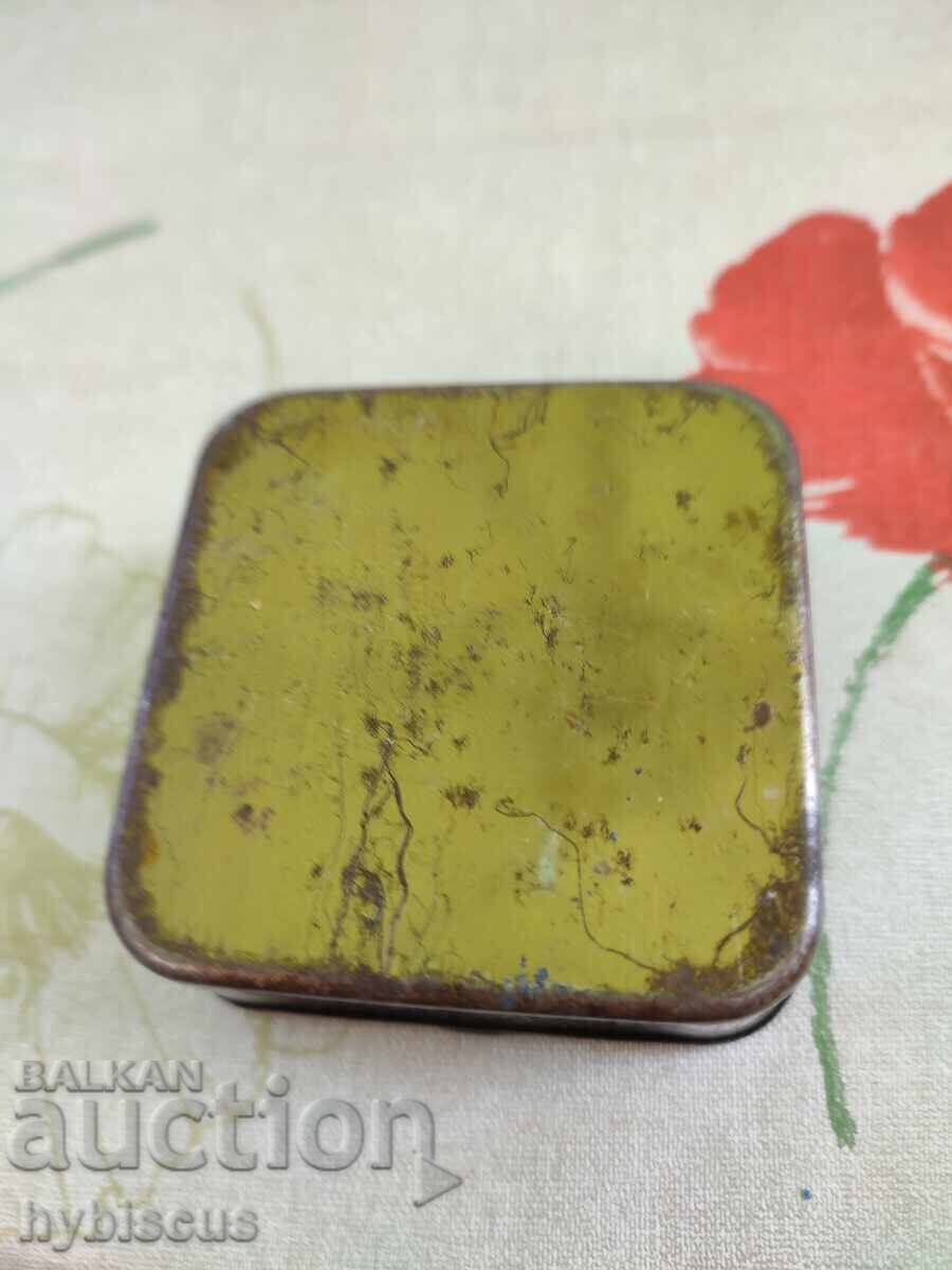 Old metal military box from WWII, imported with price 99.00 BGN | € 50.62 Old metal military box from WWII, imported with price 99.00 BGN | € 50.62