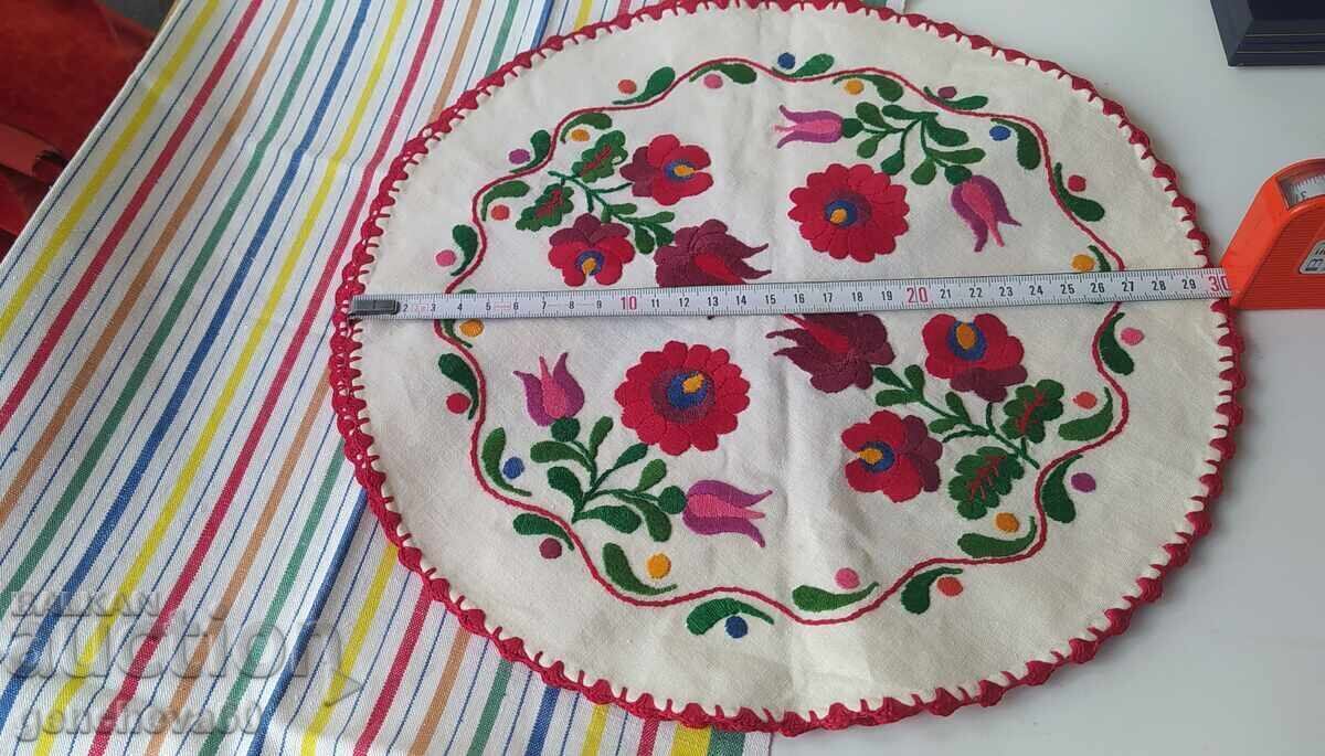 Șervețele decorative brodate manual și ștergar - 6