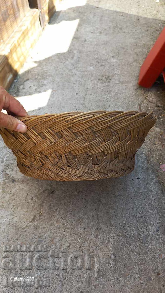 OLD WOVEN BASKET WOVEN PANIER 3 with price 30.00 BGN | € 15.34 OLD WOVEN BASKET WOVEN PANIER 3 with price 30.00 BGN | € 15.34
