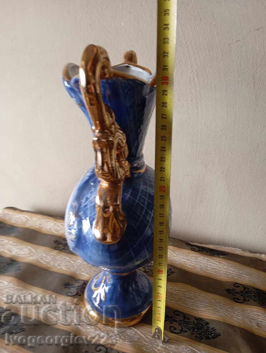 Delivery of Vintage porcelain vase