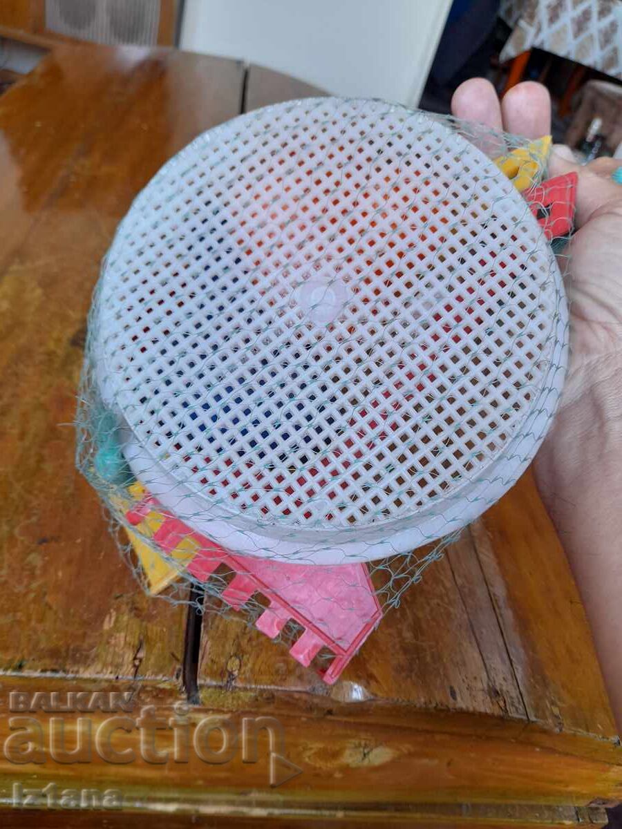 Παράδοση Πολύ καλό σετ παιδικών παιχνιδιών για την άμμο Παράδοση Πολύ καλό σετ παιδικών παιχνιδιών για την άμμο