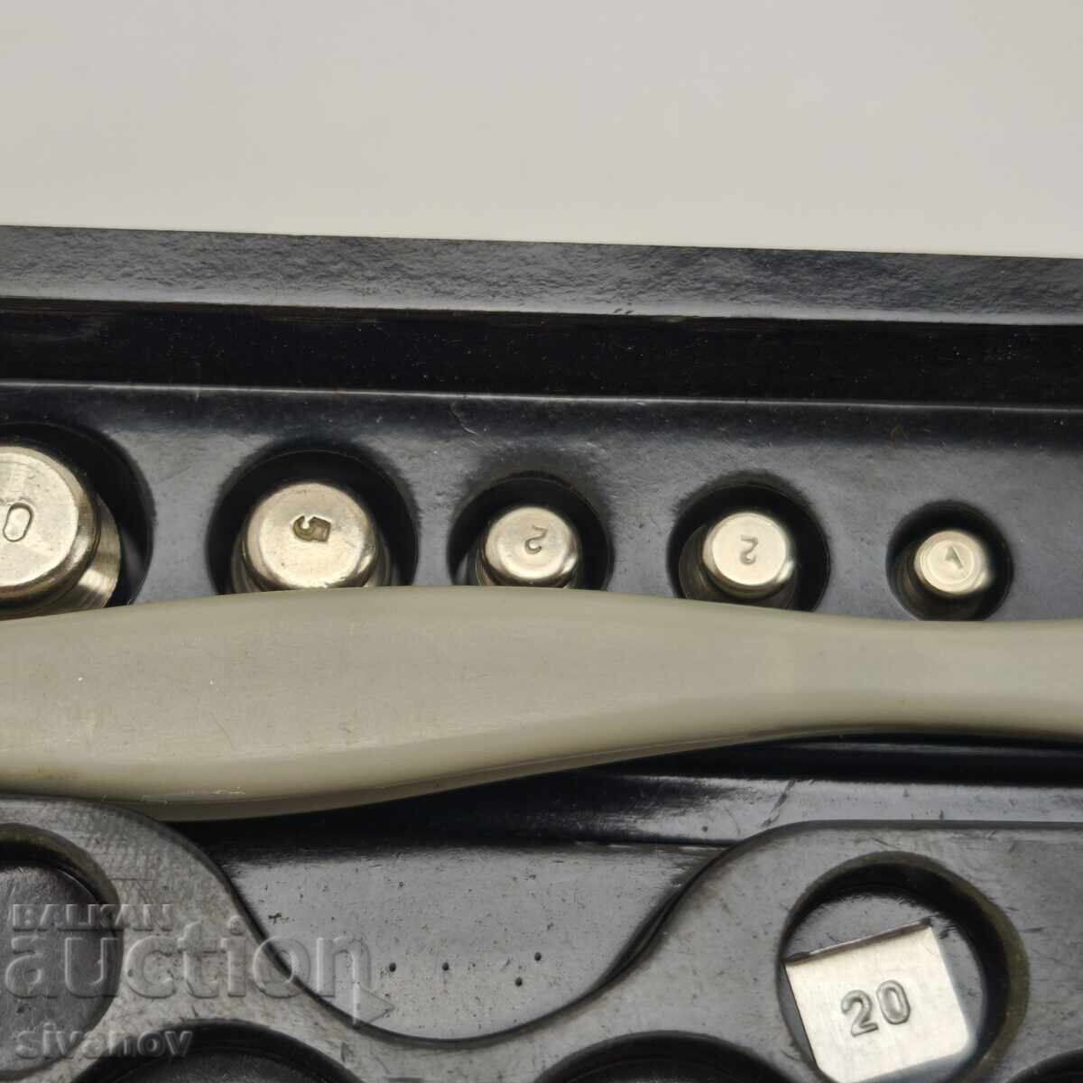 Licitație Set de greutăți calibrate pentru balanță farmaceutică 20mg-20g #6025