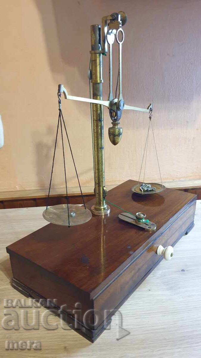 Delivery of Antique professional goldsmith-medical scale