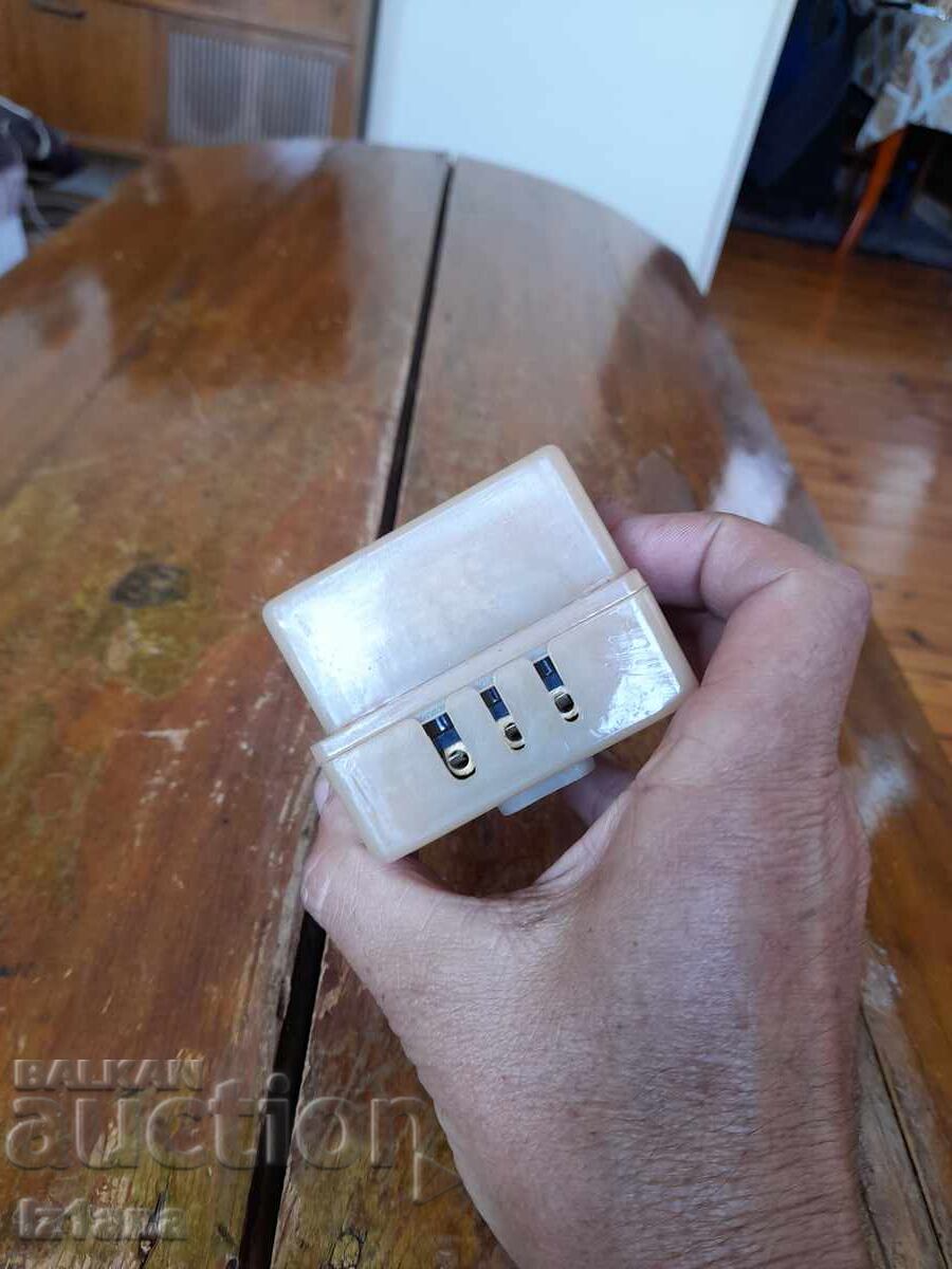 Παλαιό Φωτοηλεκτρονικό Ρελέ με τιμή 32.00 BGN | € 16.36 Παλαιό Φωτοηλεκτρονικό Ρελέ με τιμή 32.00 BGN | € 16.36