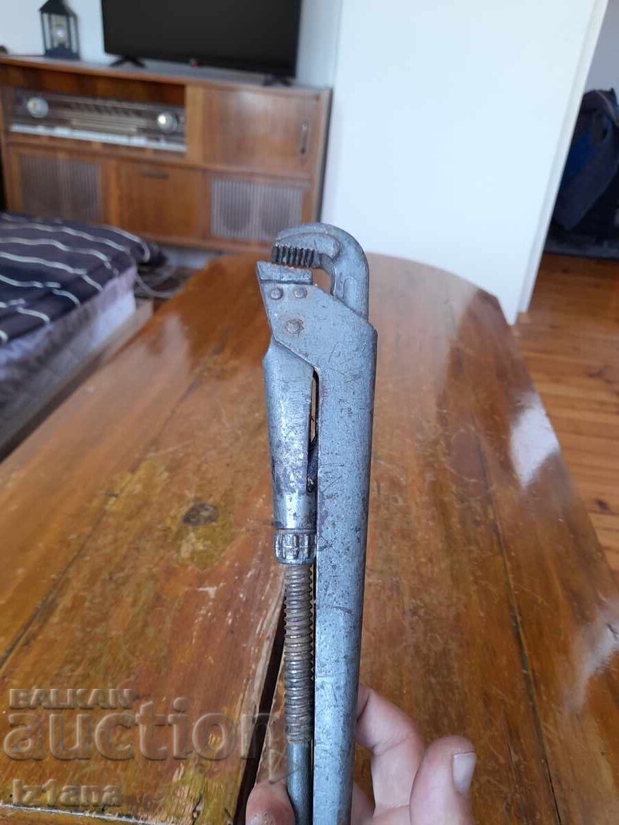 Old plumbing switch with price 27.00 BGN | € 13.80