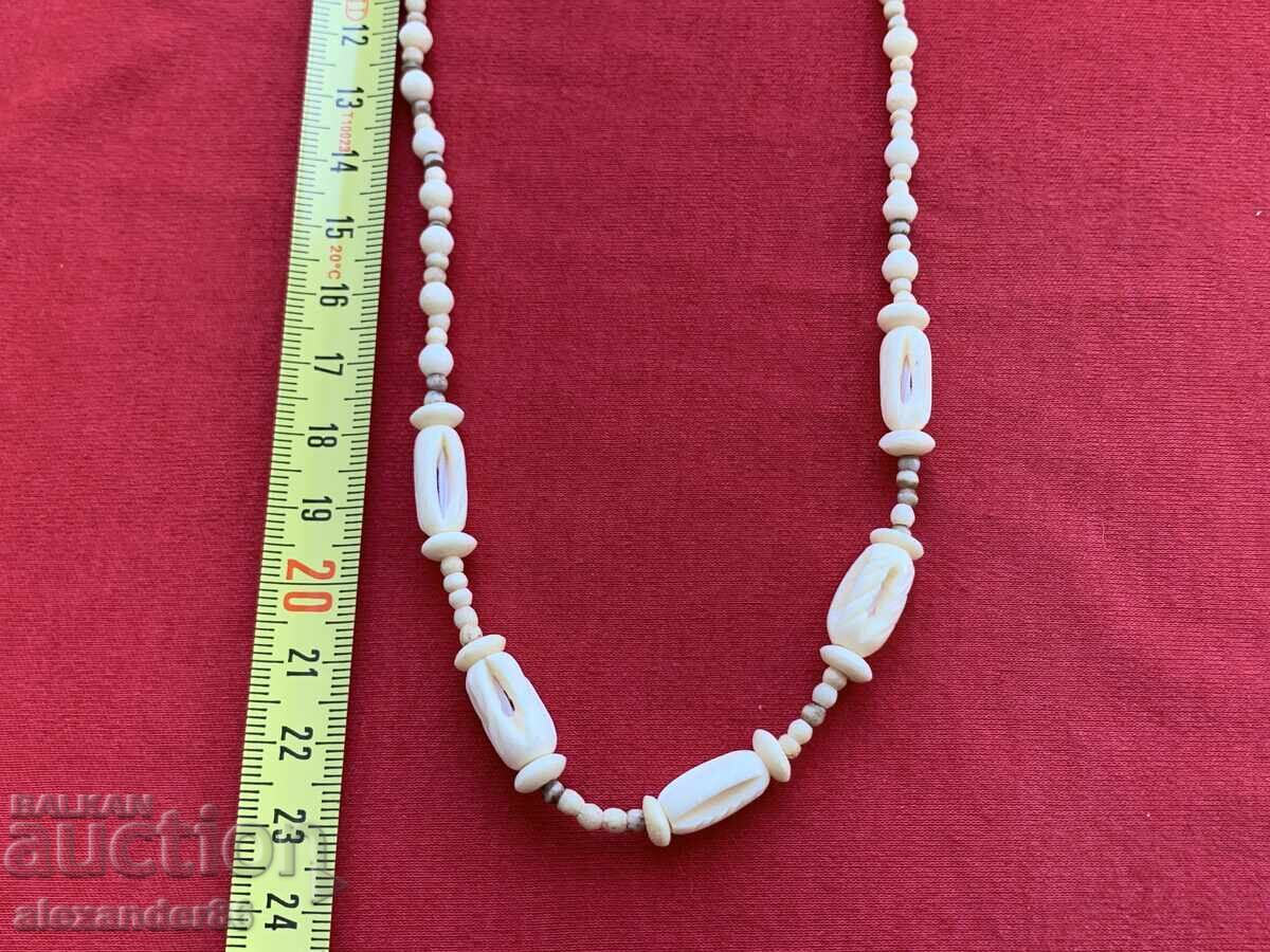 Παλιό κολιέ από κόκκαλο με τιμή 10.00 BGN | € 5.11 Παλιό κολιέ από κόκκαλο με τιμή 10.00 BGN | € 5.11