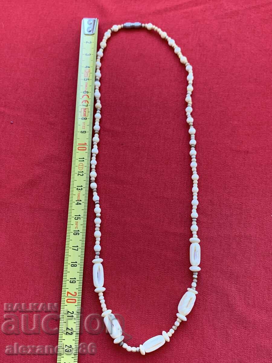 Δημοπρασία Παλιό κολιέ από κόκκαλο Δημοπρασία Παλιό κολιέ από κόκκαλο