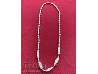 Παλιό κολιέ από κόκκαλο