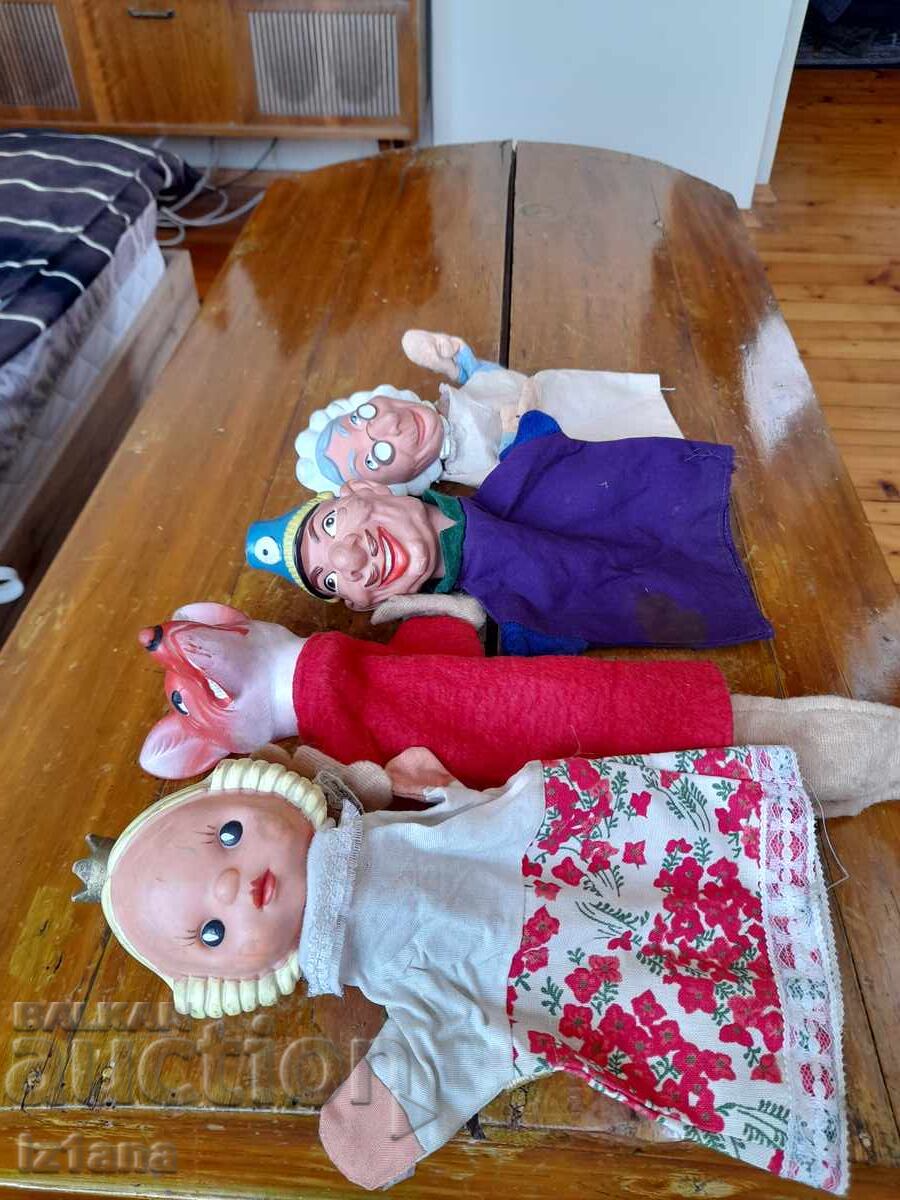 Стари кукли за куклен театър Стари кукли за куклен театър