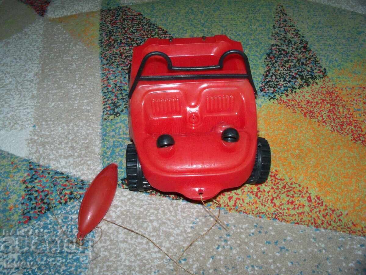 Голяма соц пластмасова кола играчка за дърпане