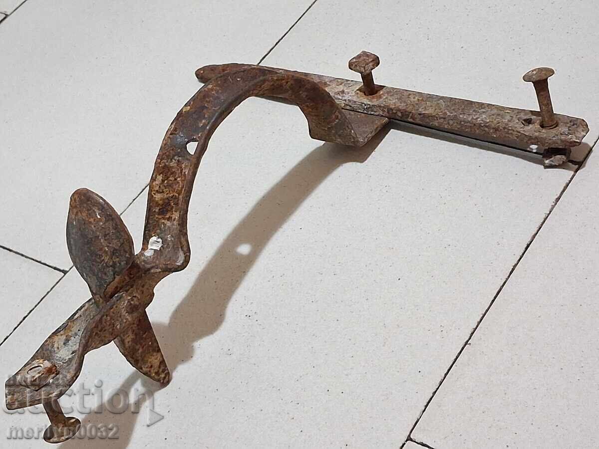 Παράδοση Μάνταλο από σφυρήλατο σίδερο αντίκα, κλειδαριά, μάνδαλο για πύλη αντίκα Παράδοση Μάνταλο από σφυρήλατο σίδερο αντίκα, κλειδαριά, μάνδαλο για πύλη αντίκα