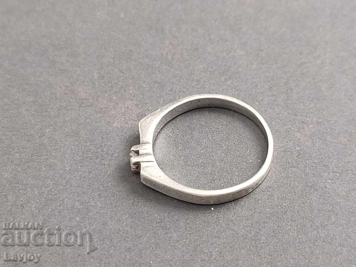 Аукцион Сребърен пръстен с камъче