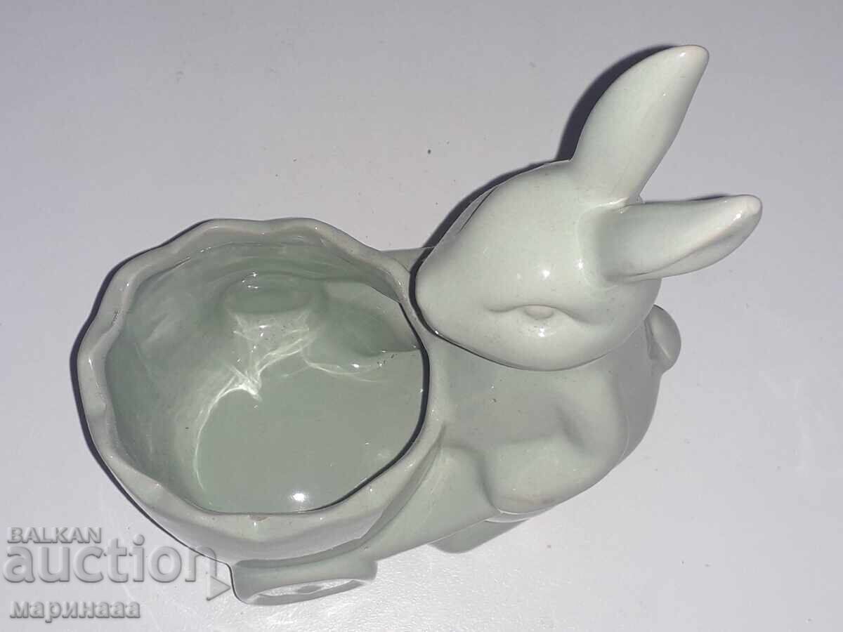 Delivery of Pot for a small pot. Porcelain Delivery of Pot for a small pot. Porcelain