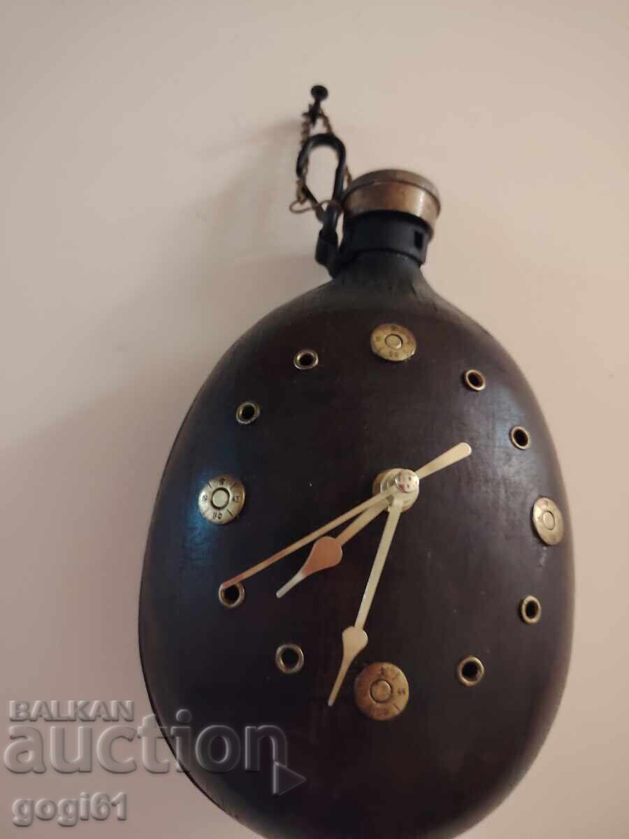Unique canteen watch with price 45.00 BGN | € 23.01