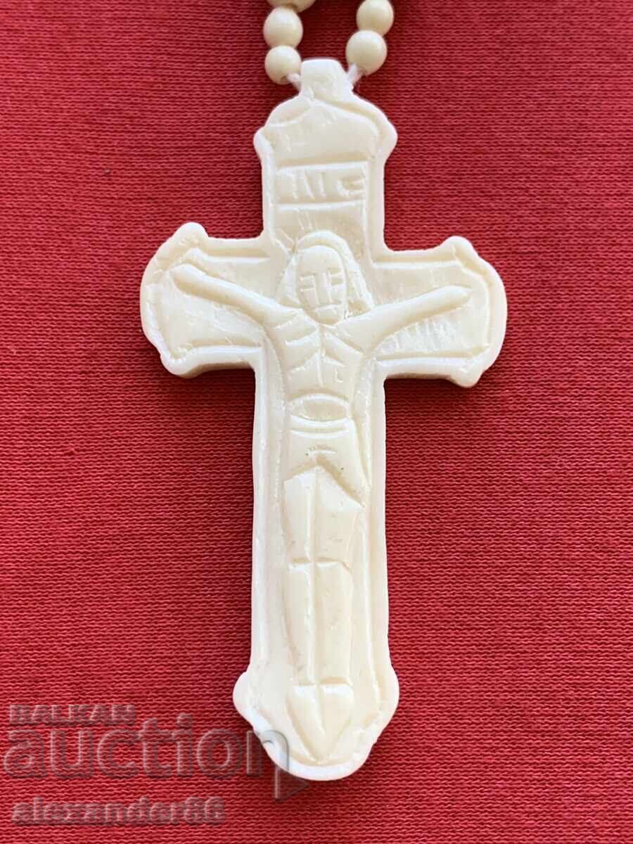 Кръст и синджир от кост