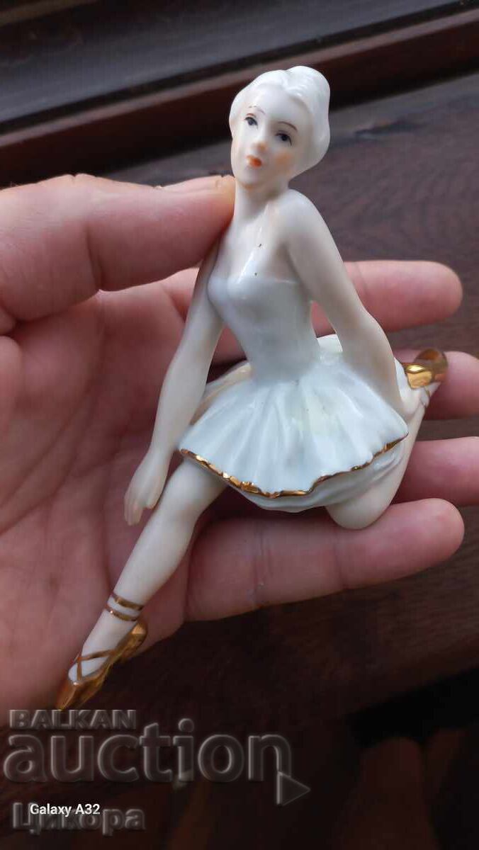 ΠΟΡΣΕΛΑΝΙΝΗ ΜΠΑΛΕΡΙΝΑ ΦΙΓΟΥΡΑ ΣΤΑΤΟΥΕΤΑ