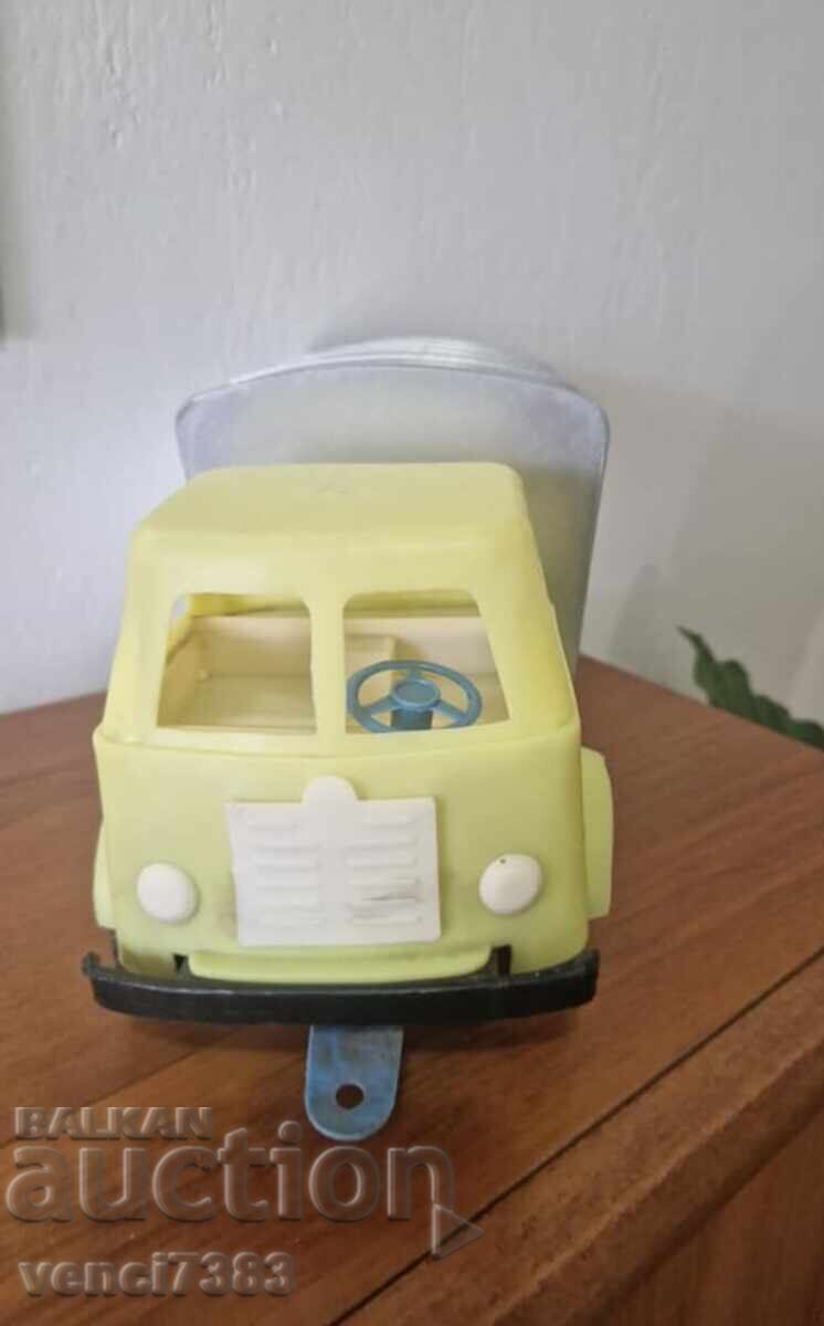 Μεταχειρισμένο παιδικό φορτηγό με τιμή 100.00 BGN | € 51.13