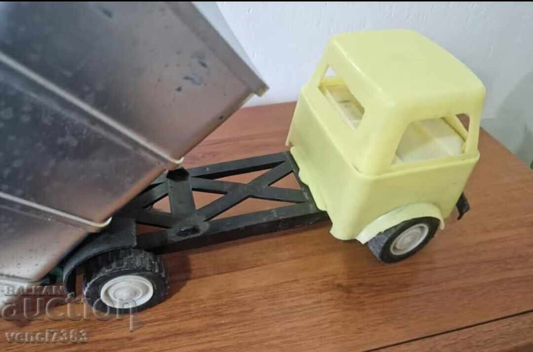 Παράδοση Μεταχειρισμένο παιδικό φορτηγό