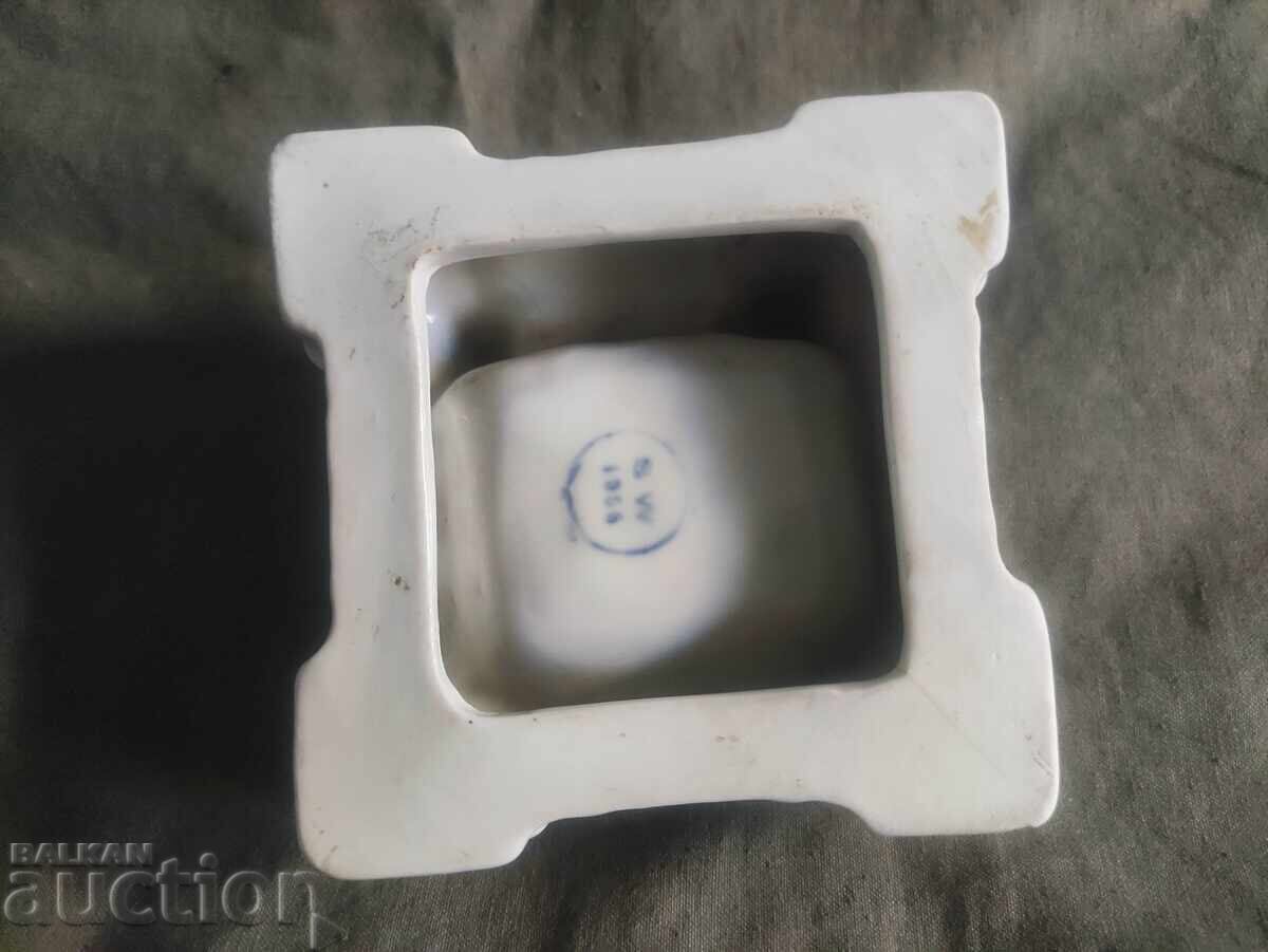 порцеланов пепелник Баба Вида - 6 порцеланов пепелник Баба Вида - 6