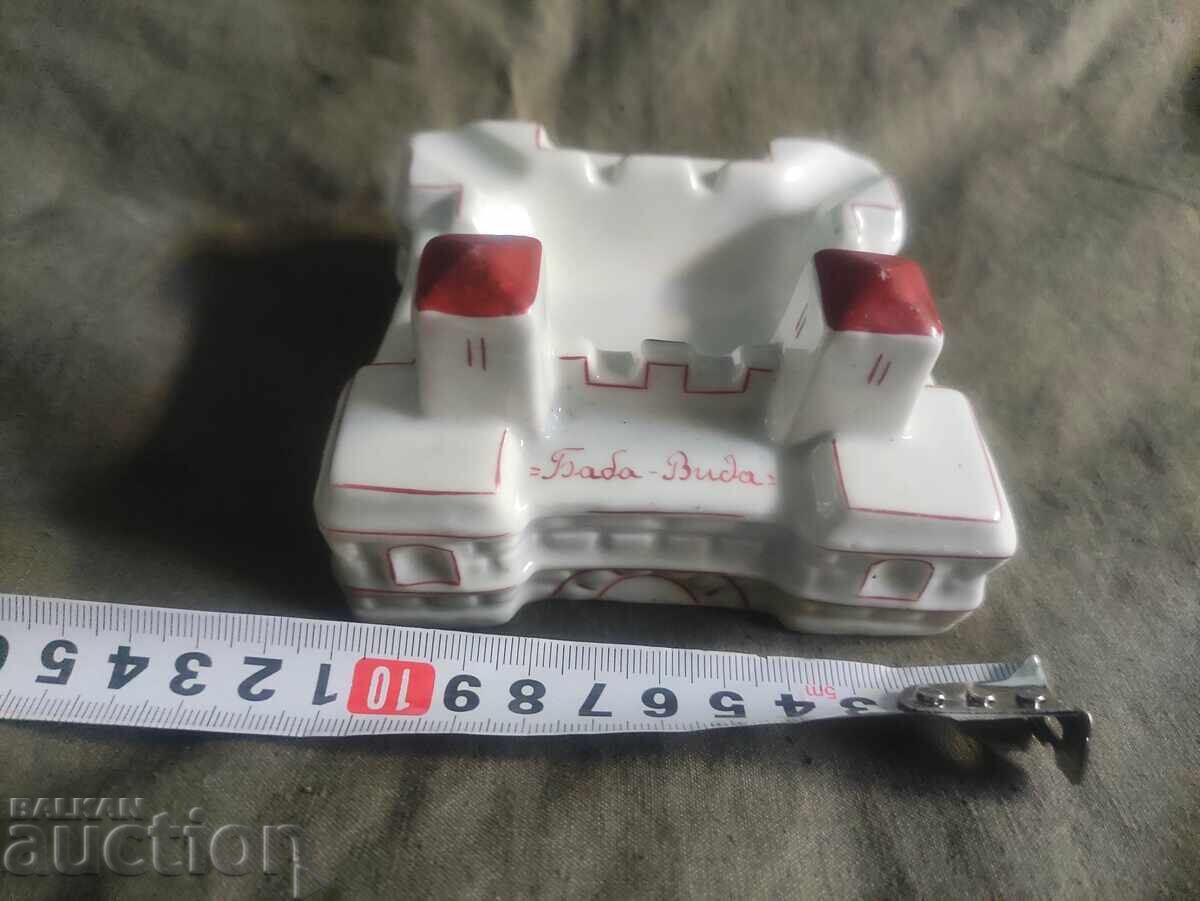 порцеланов пепелник Баба Вида порцеланов пепелник Баба Вида