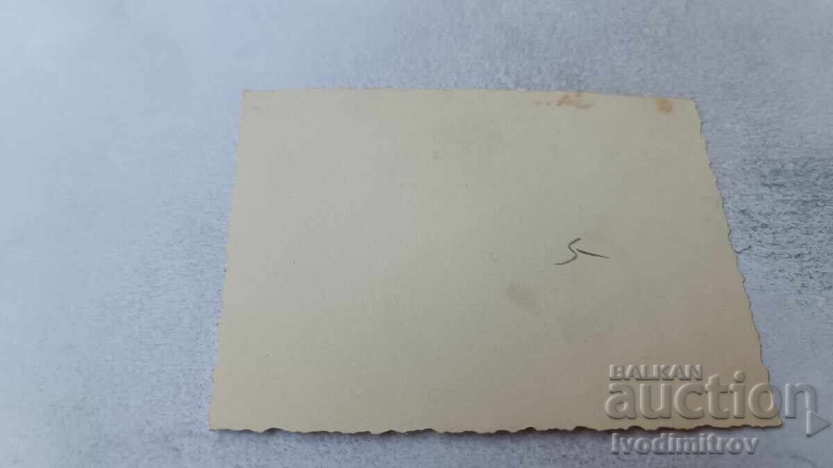 Φωτογραφία Σόφια Άνδρας και ηλικιωμένη γυναίκα με τιμή 2.15 BGN | € 1.10 Φωτογραφία Σόφια Άνδρας και ηλικιωμένη γυναίκα με τιμή 2.15 BGN | € 1.10