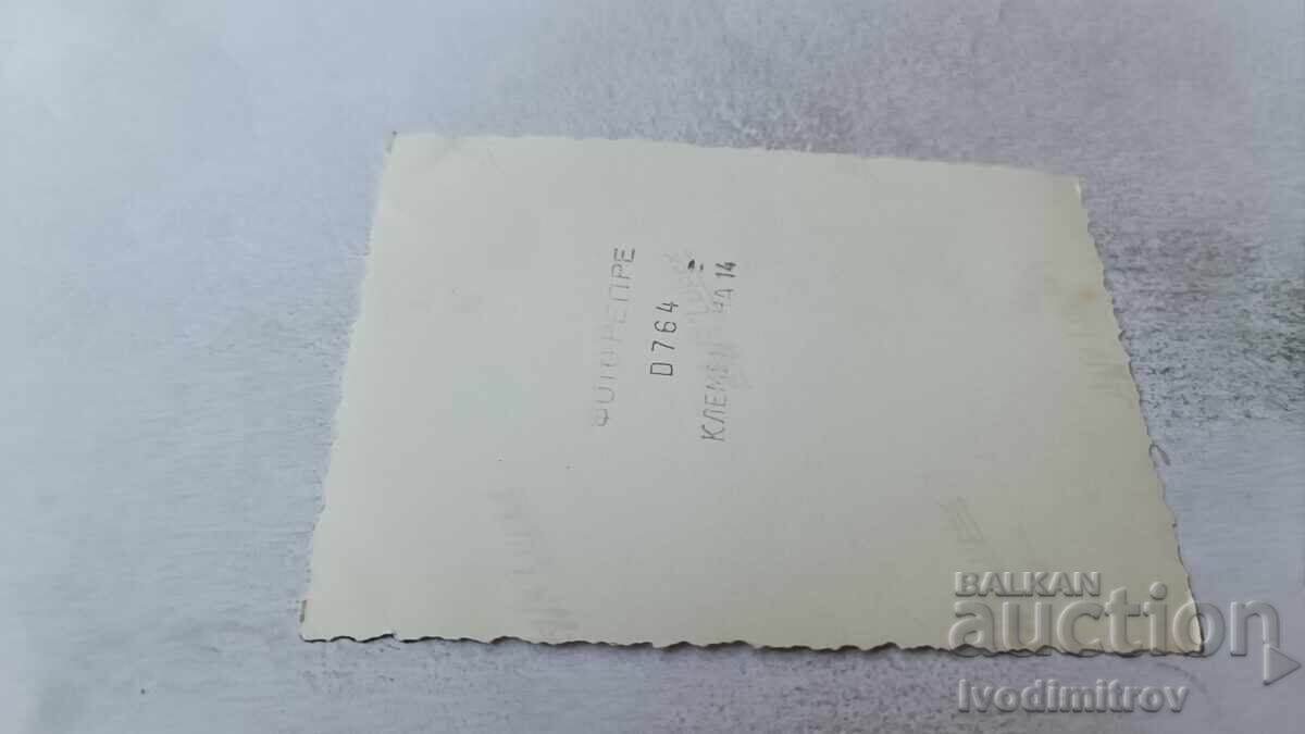 Φωτογραφία Σόφια Άνδρας με παλτό με τιμή 2.15 BGN | € 1.10 Φωτογραφία Σόφια Άνδρας με παλτό με τιμή 2.15 BGN | € 1.10