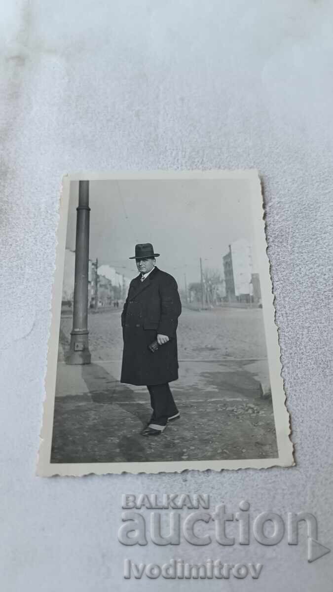 Φωτογραφία Σόφια Άνδρας με παλτό Φωτογραφία Σόφια Άνδρας με παλτό