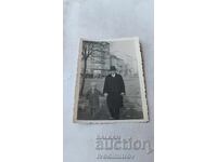 Snimka Sofiya Μια φωτογραφία με άνδρα και μικρό κοριτσάκι