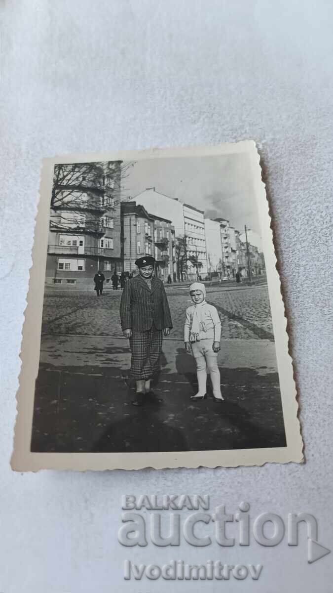 Φωτογραφία Σόφια Αγόρι και μικρό κορίτσι Φωτογραφία Σόφια Αγόρι και μικρό κορίτσι