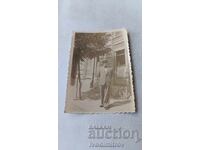 Φωτογραφία Σόφια Άνδρας μπροστά σε ΑΠΟΘΗΚΗ υφασμάτων