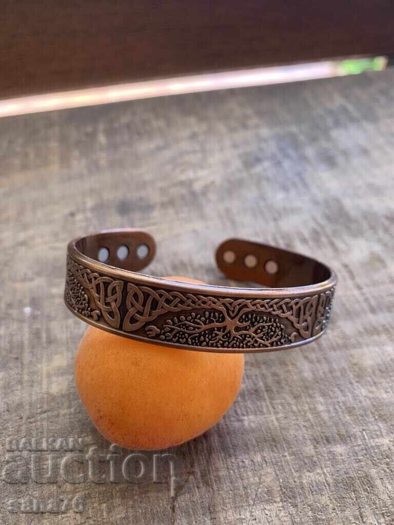 Нова стилна магнитна медна гривна-1 с цена 15.00 лв. | € 7.67 Нова стилна магнитна медна гривна-1 с цена 15.00 лв. | € 7.67