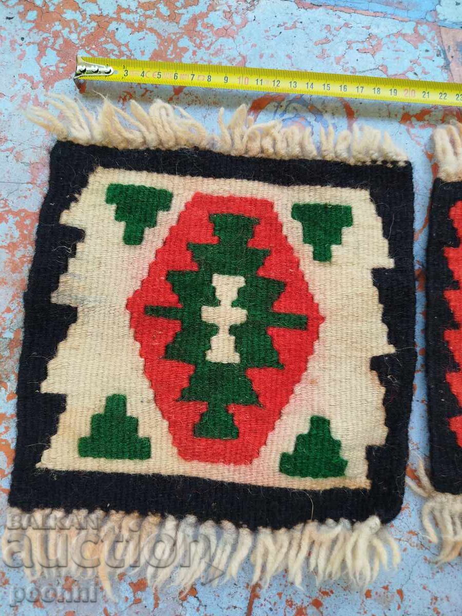 Covoare țesute manual cu motive chiprovți cu preț 20.00 BGN | € 10.23 Covoare țesute manual cu motive chiprovți cu preț 20.00 BGN | € 10.23