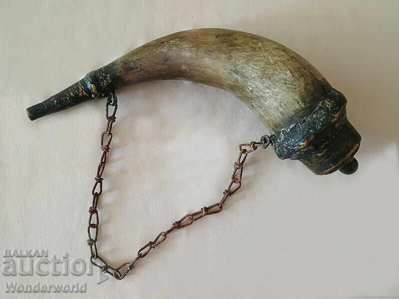 Αρχαία χαϊδούκικη κέρατινη μπαρουτοθήκη για φλεγόμενο τουφέκι, πιστόλι με τιμή 185.00 BGN | € 94.59 Αρχαία χαϊδούκικη κέρατινη μπαρουτοθήκη για φλεγόμενο τουφέκι, πιστόλι με τιμή 185.00 BGN | € 94.59