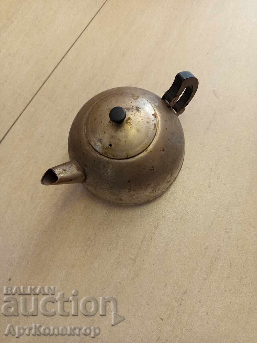 Licitație Ceainic vechi din oțel inoxidabil Licitație Ceainic vechi din oțel inoxidabil