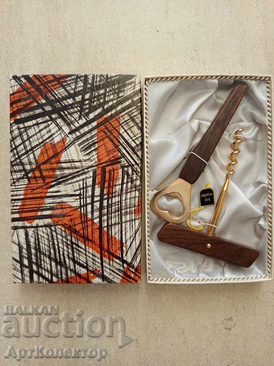 Corkscrew bottle opener gift Corkscrew bottle opener gift