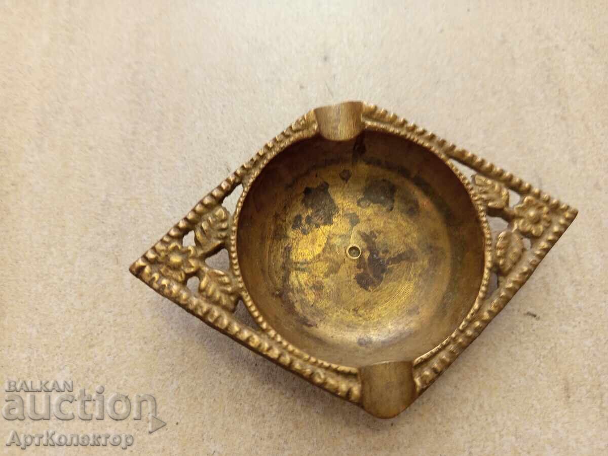 Brass ashtray, bronze with price 19.00 BGN | € 9.71