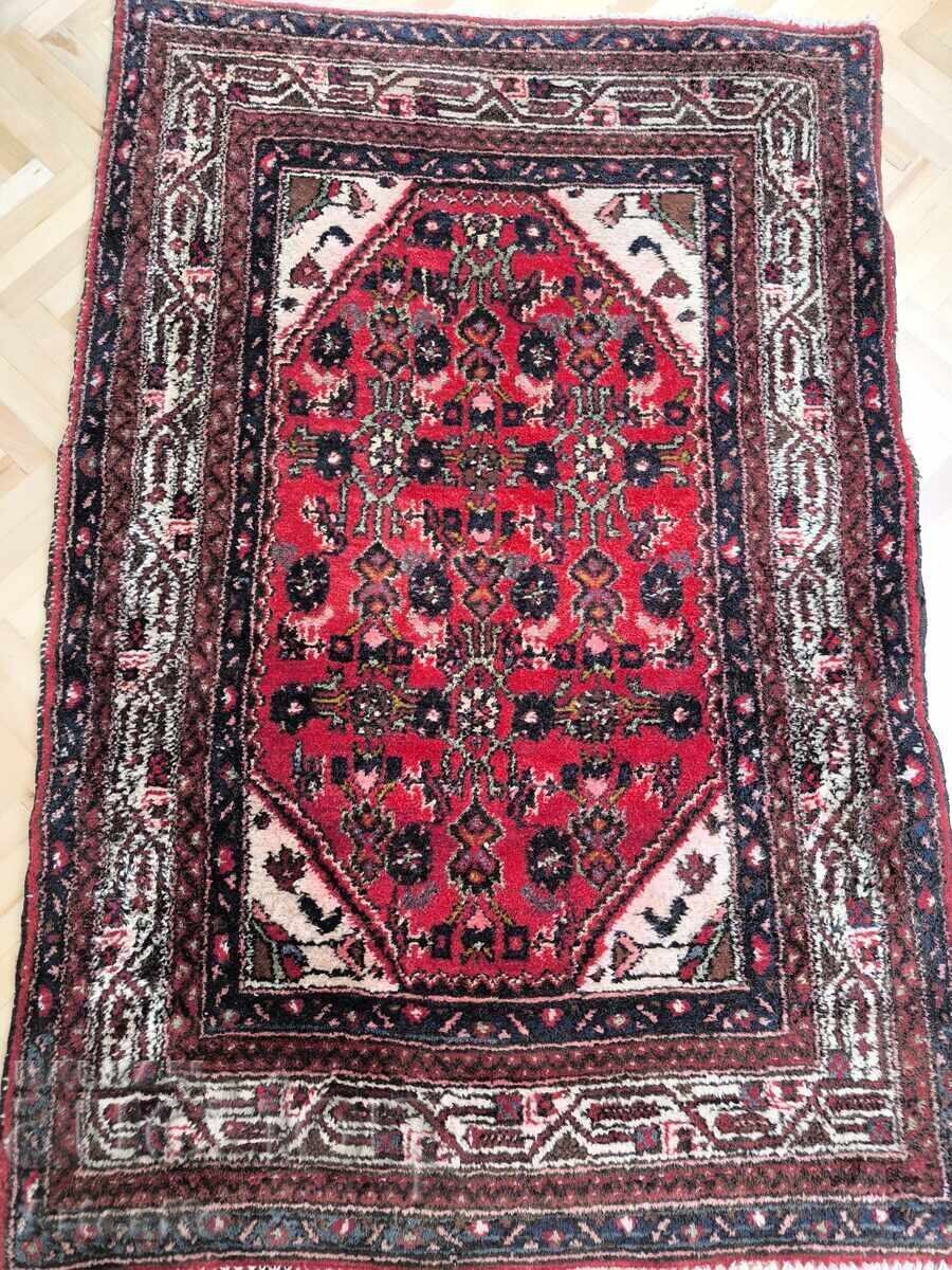 Covor oriental țesut manual